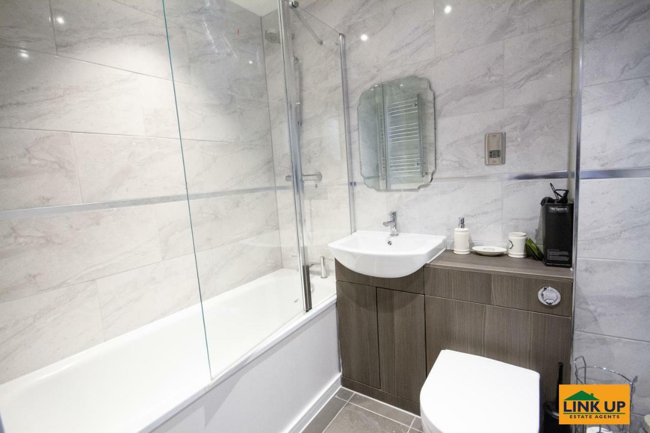 Holden Court Apartments - Apt 6 West Drayton  Buitenkant foto